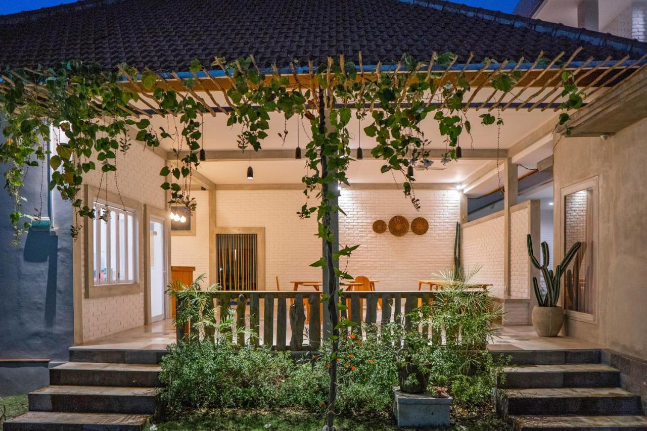 Berawa Dini Guesthouse Canggu Eksteriør bilde